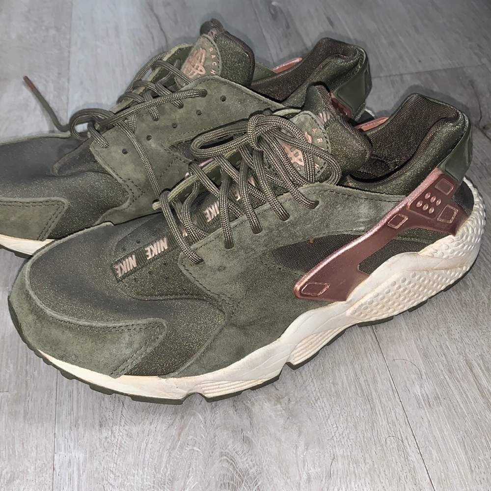 Nike air huarache green velvet pink chrome